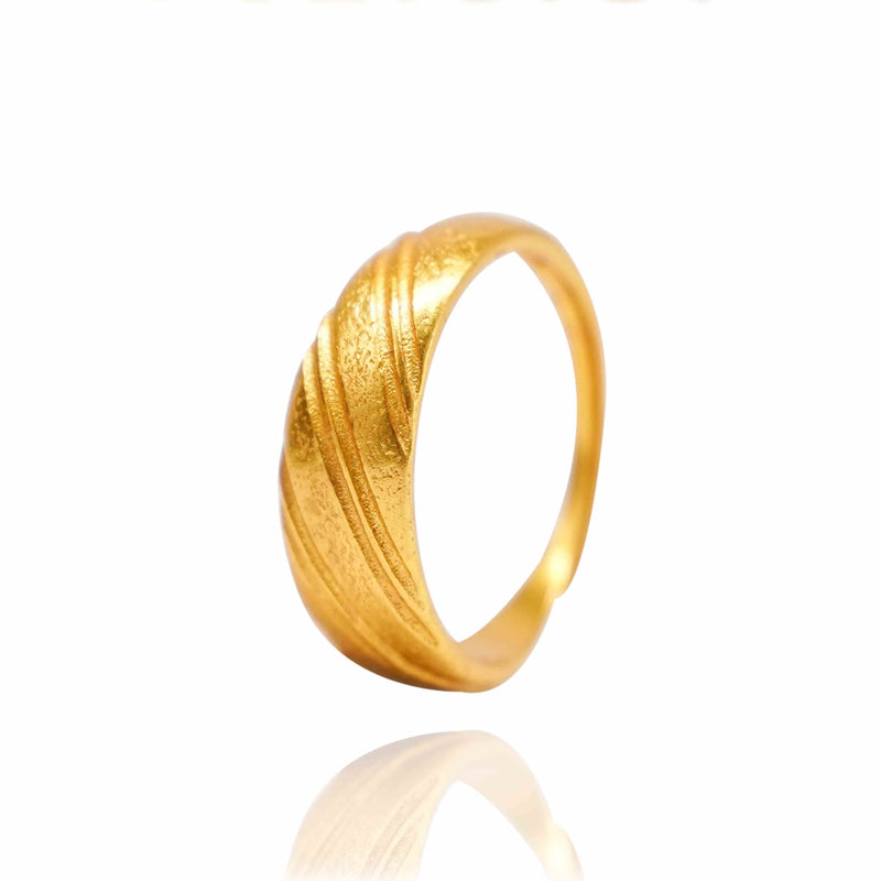 Willa — Croissant Dome Ring
